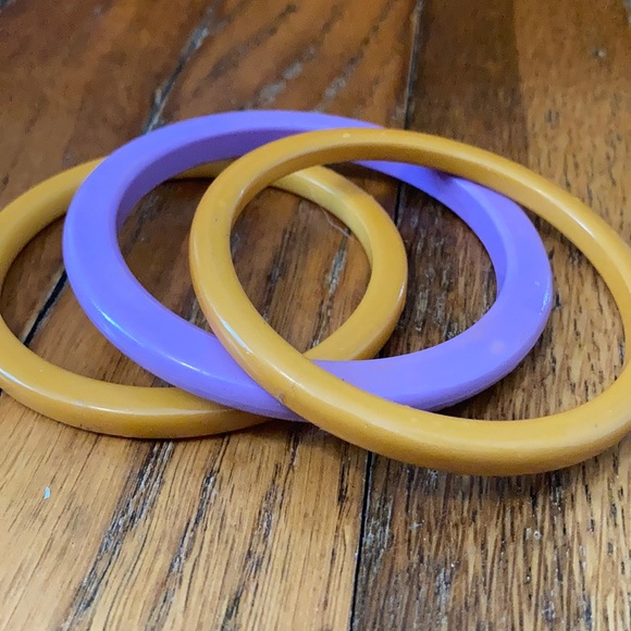 💛Mustard Bakelite💛 - Picture 2 of 3